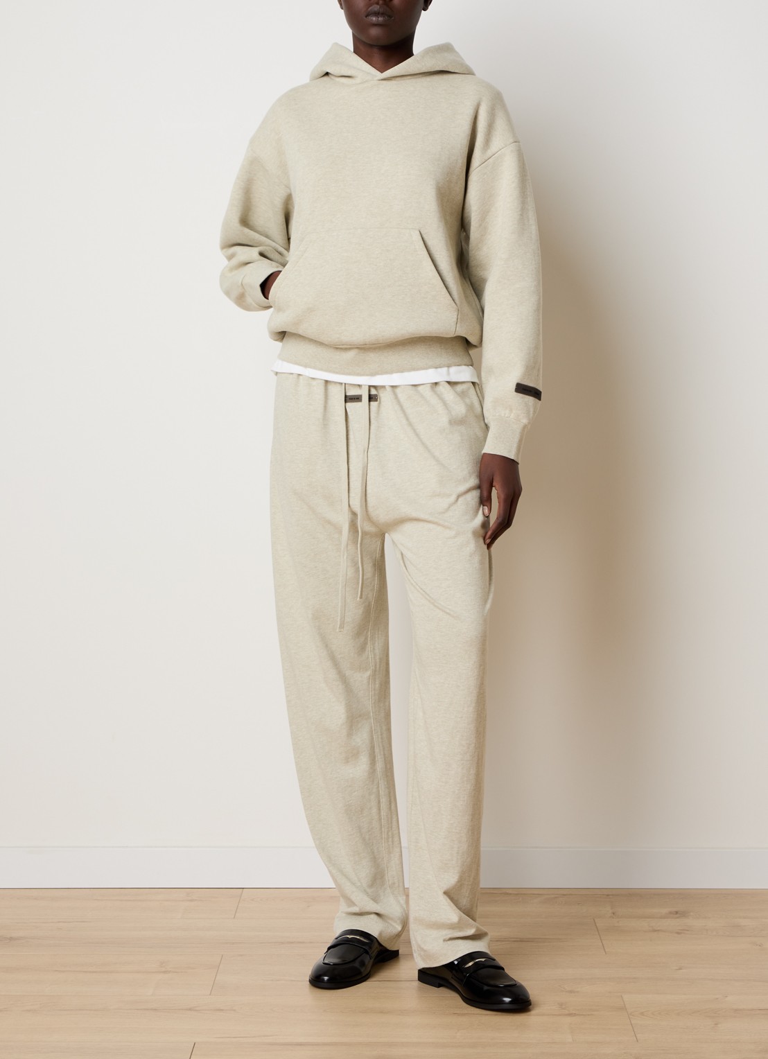 Fear of God Essentials Hoodie met gemêleerd dessin - voorkant 3 beige