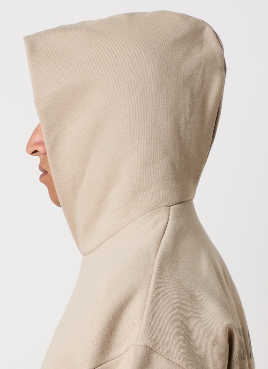 Fear of God Essentials Hoodie met logo- en backprint - detail 5 beige