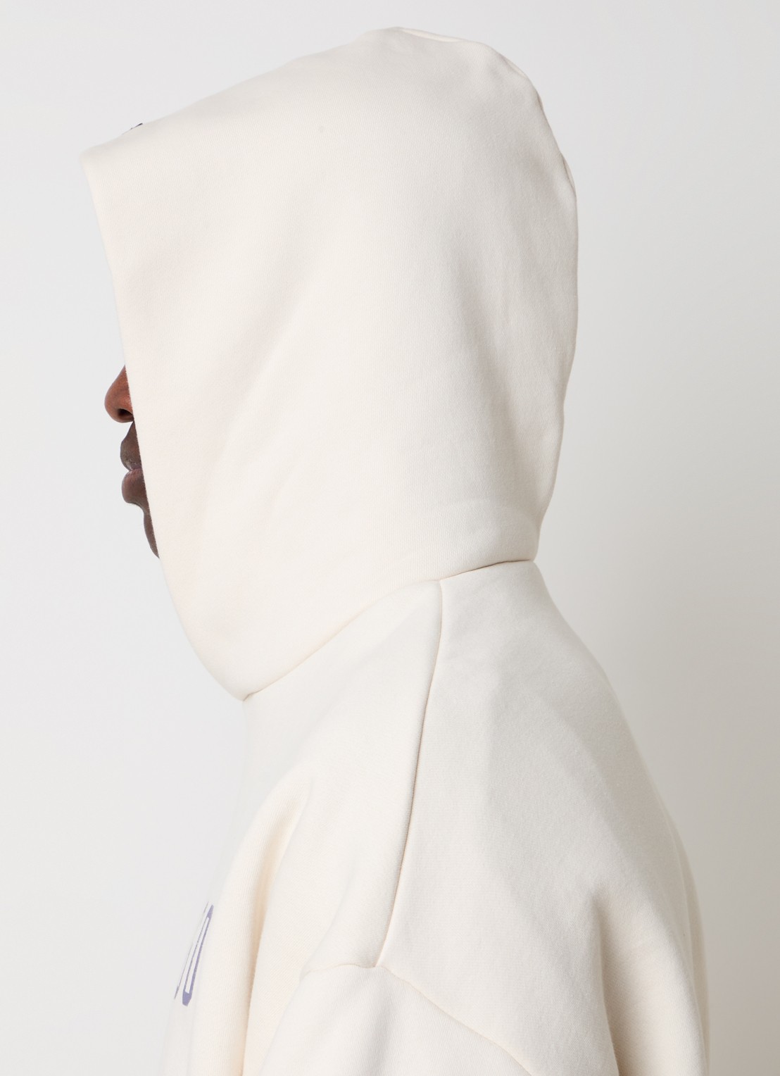 Fear of God Essentials Hoodie met logoprint - detail 5 creme
