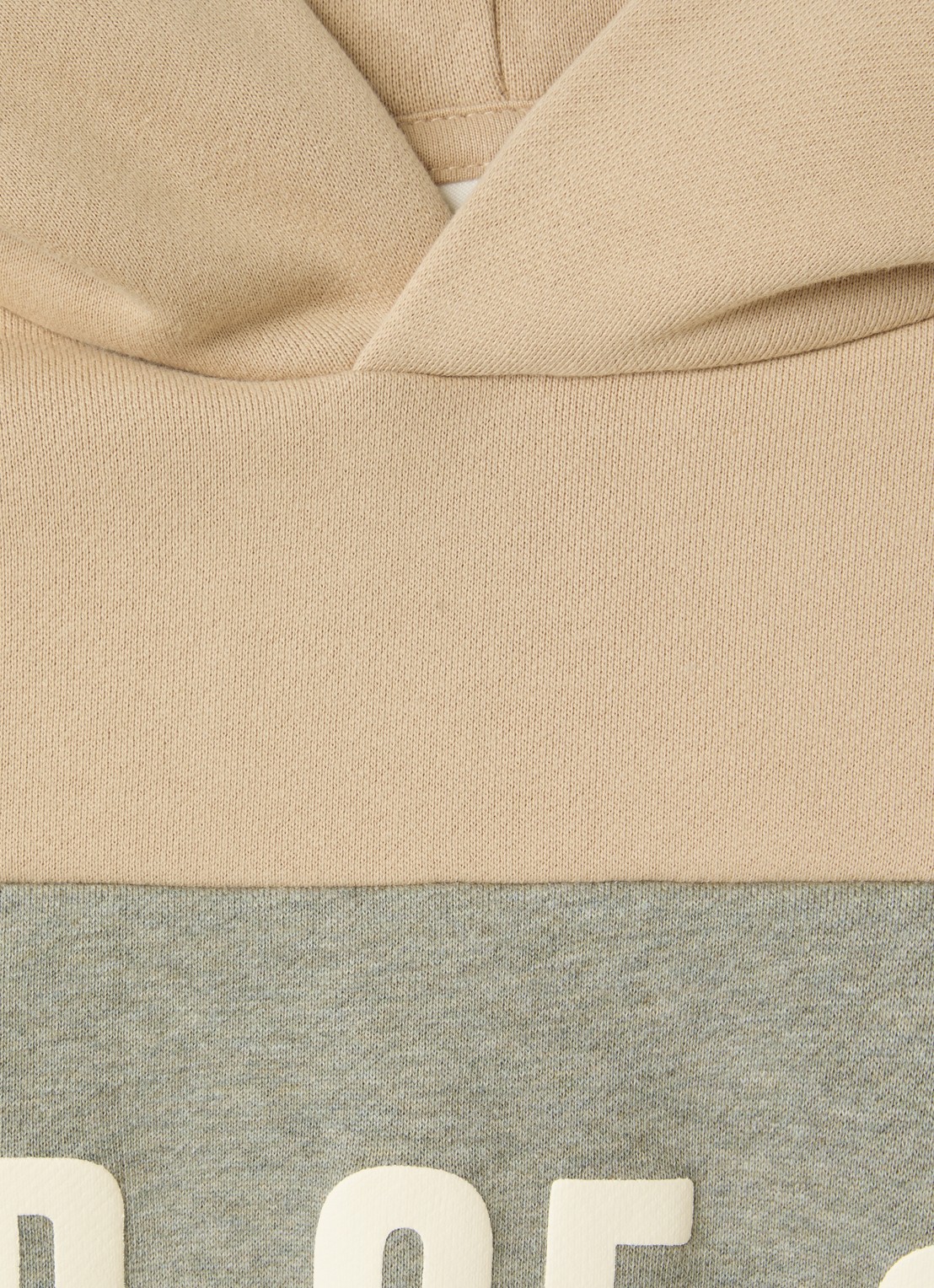 Fear of God Essentials Hoodie met logoprint - detail beige