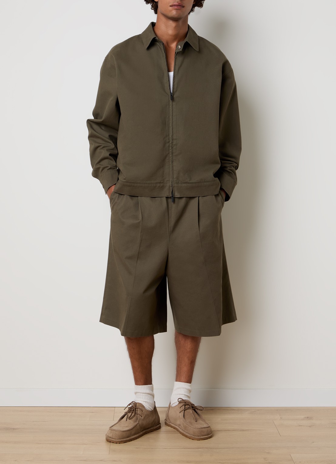 Fear of God Essentials Jack met steekzakken - voorkant 6 bronsgroen