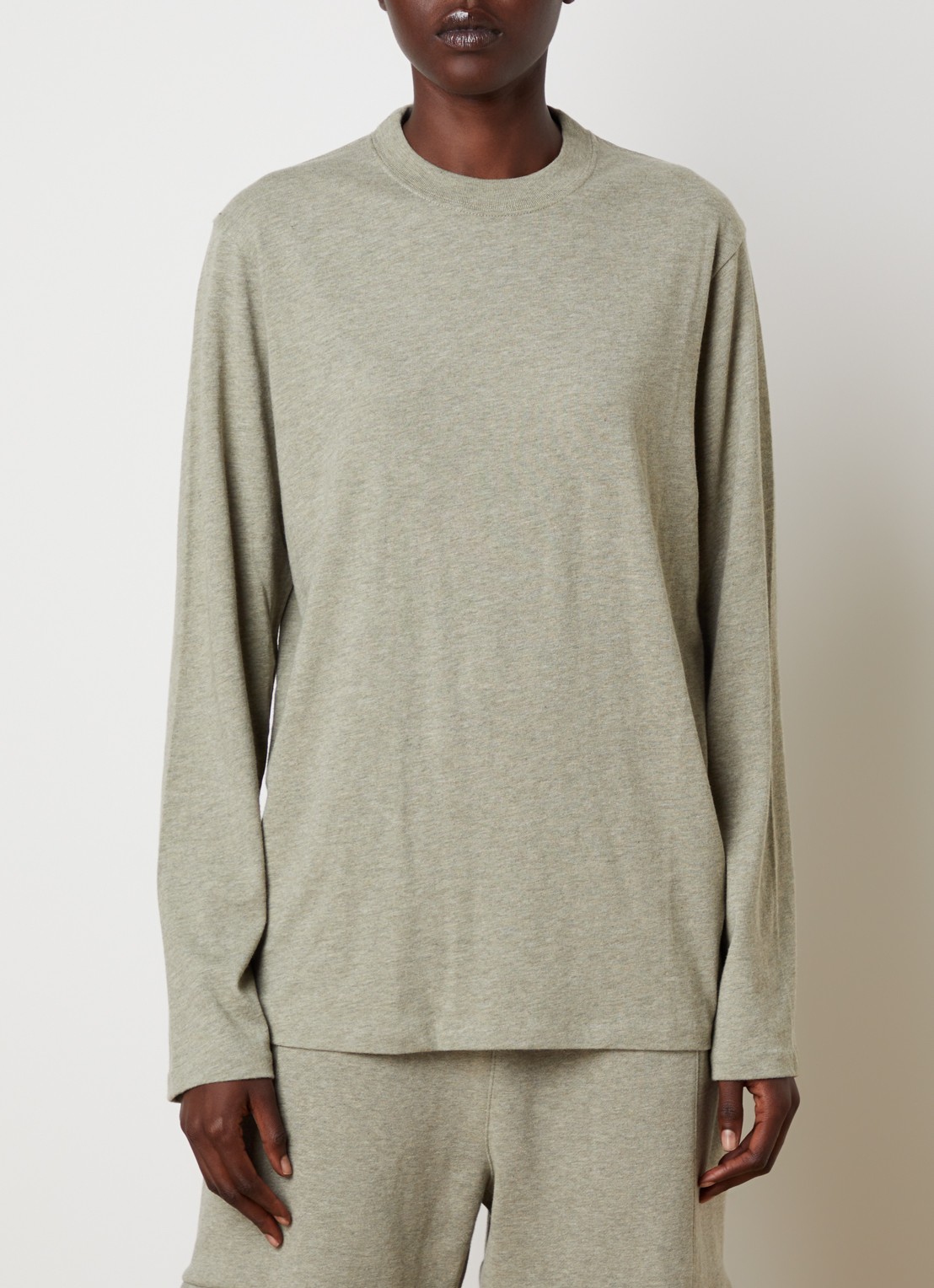 Fear of God Essentials Longsleeve met backprint - achterkant grijsmele