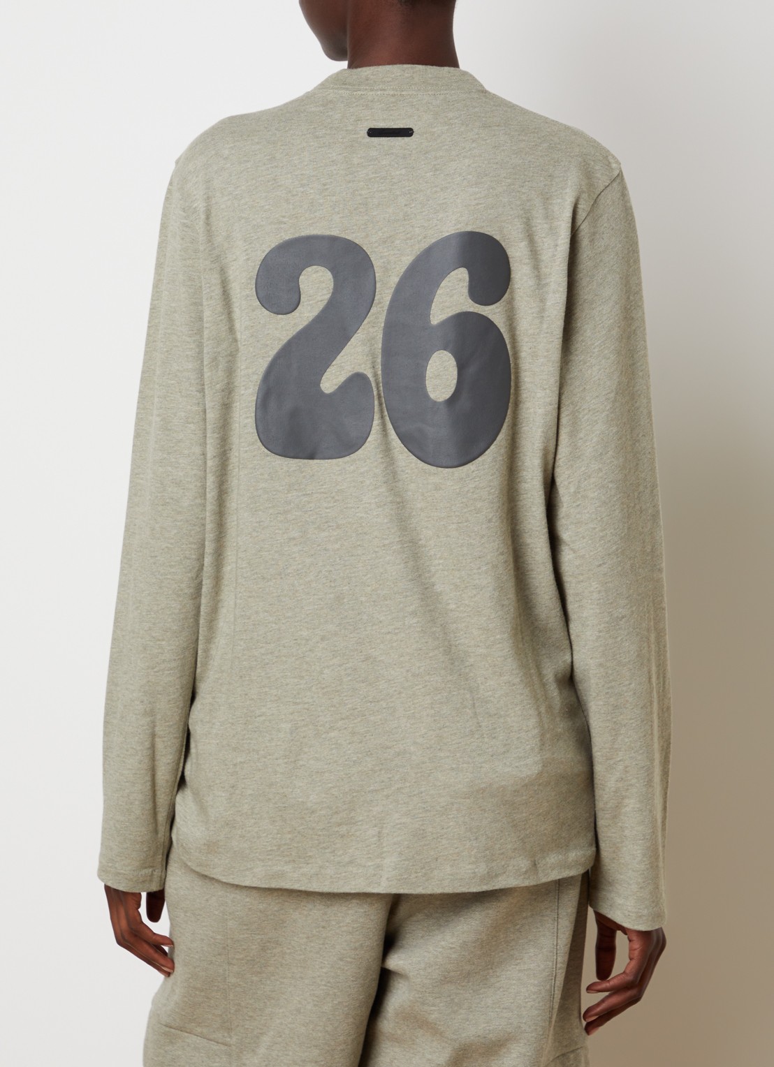 Fear of God Essentials Longsleeve met backprint - detail 2 grijsmele
