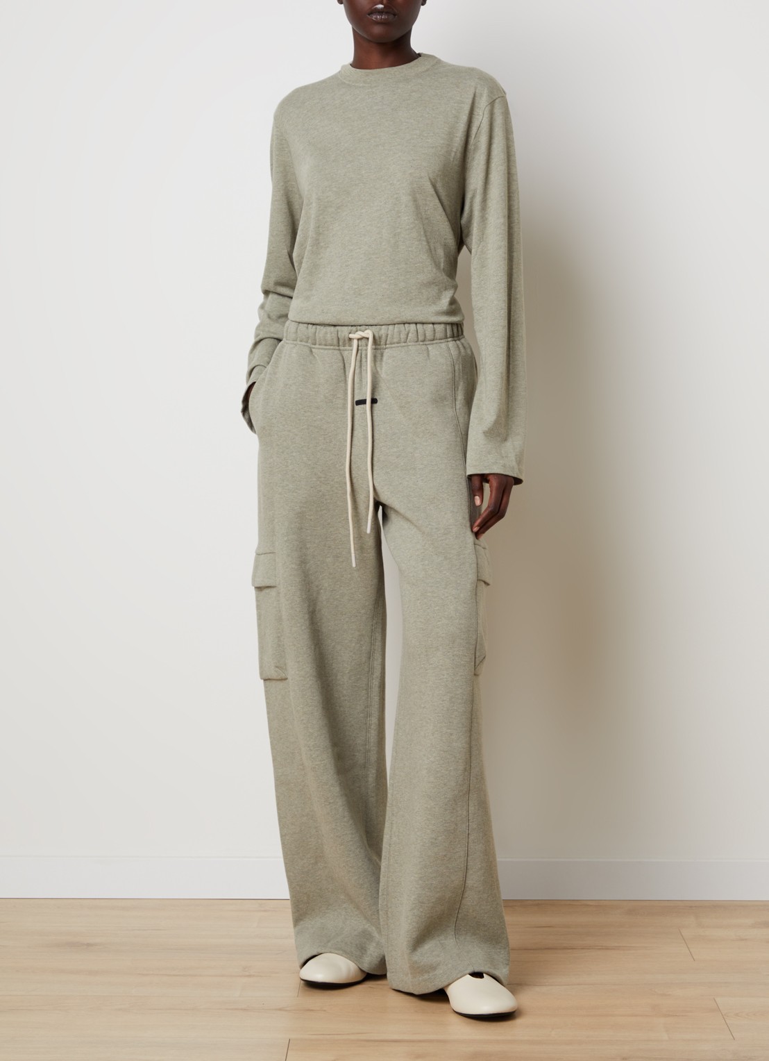 Fear of God Essentials Longsleeve met backprint - voorkant 5 grijsmele