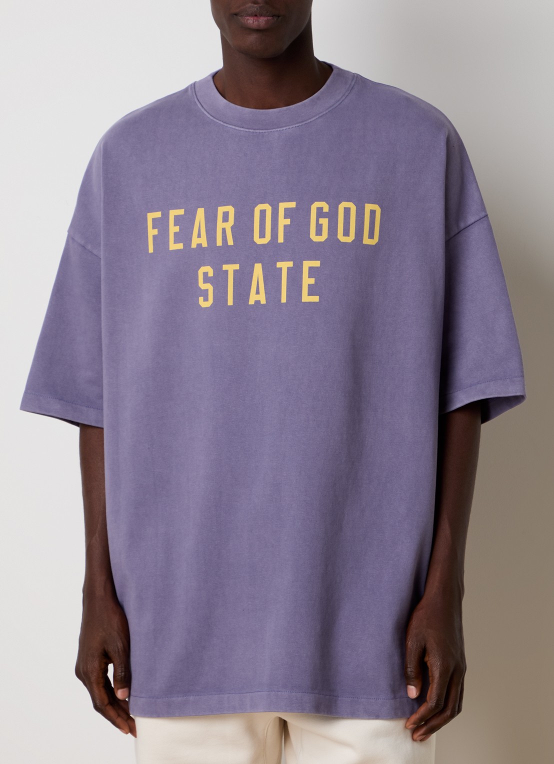 Fear of God Essentials Oversized T-shirt met logoprint - detail 4 lavendel