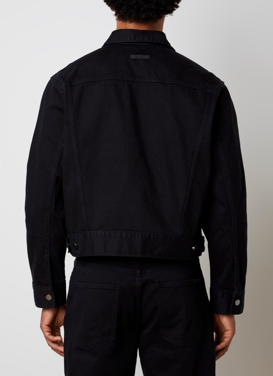 Fear of God Essentials Spijkerjas met borstzakken - achterkant zwart