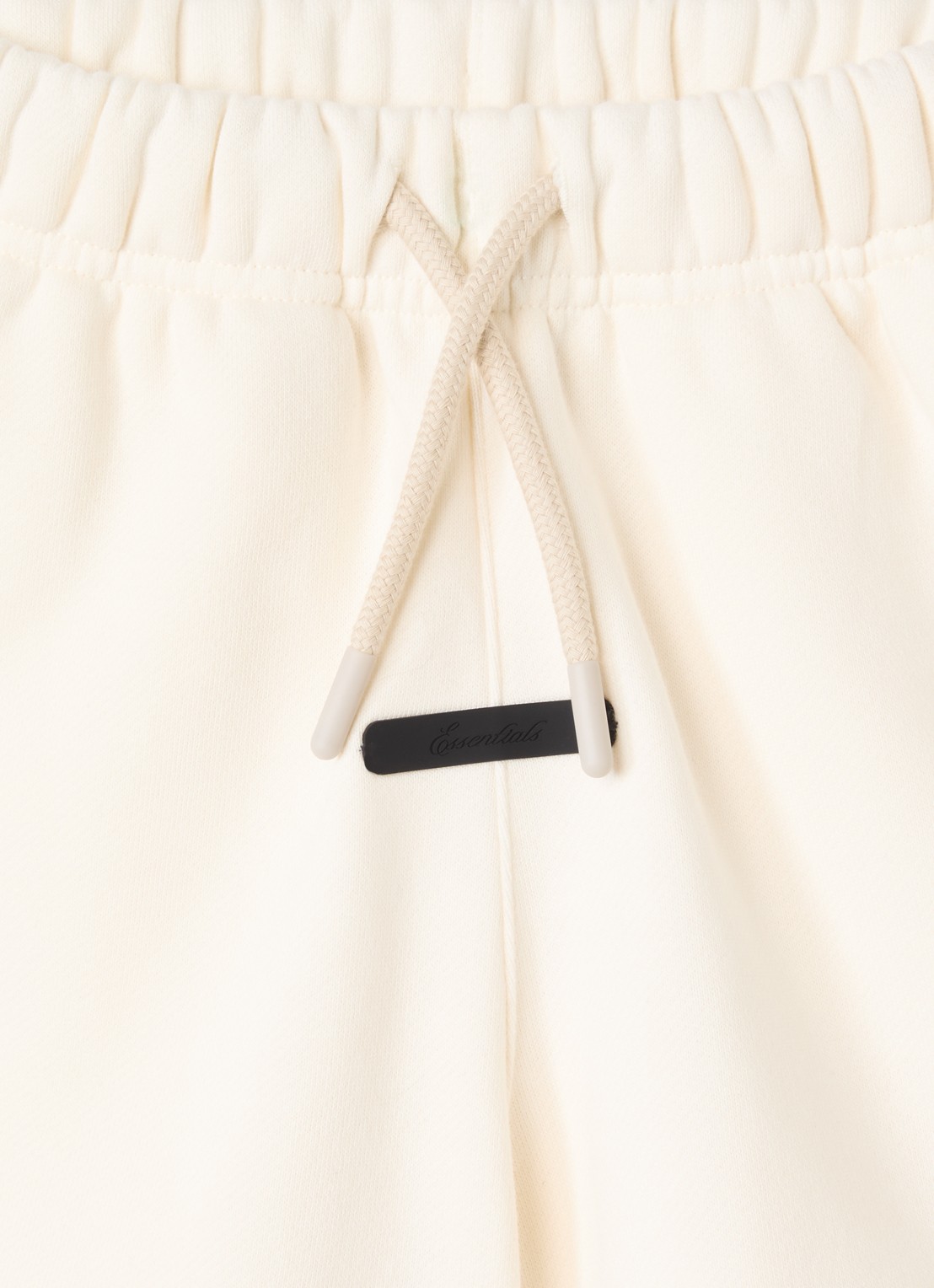 Fear of God Essentials Straight fit korte joggingbroek met logo - detail beige