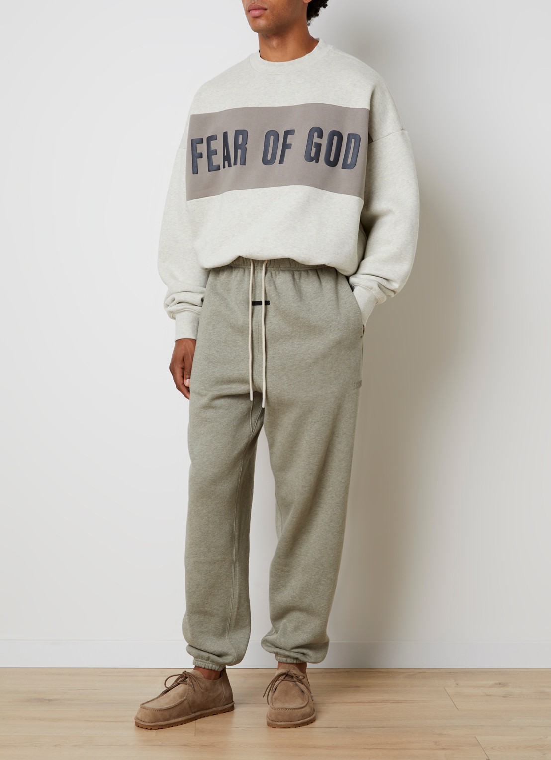 Fear of God Essentials Sweater met logoprint - voorkant 5 beige