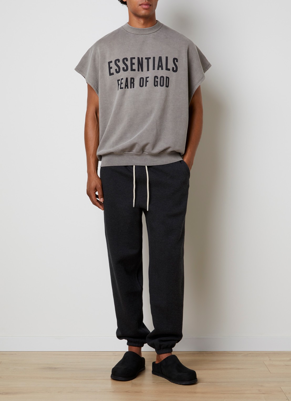 Fear of God Essentials Sweater met logoprint - voorkant 4 beige