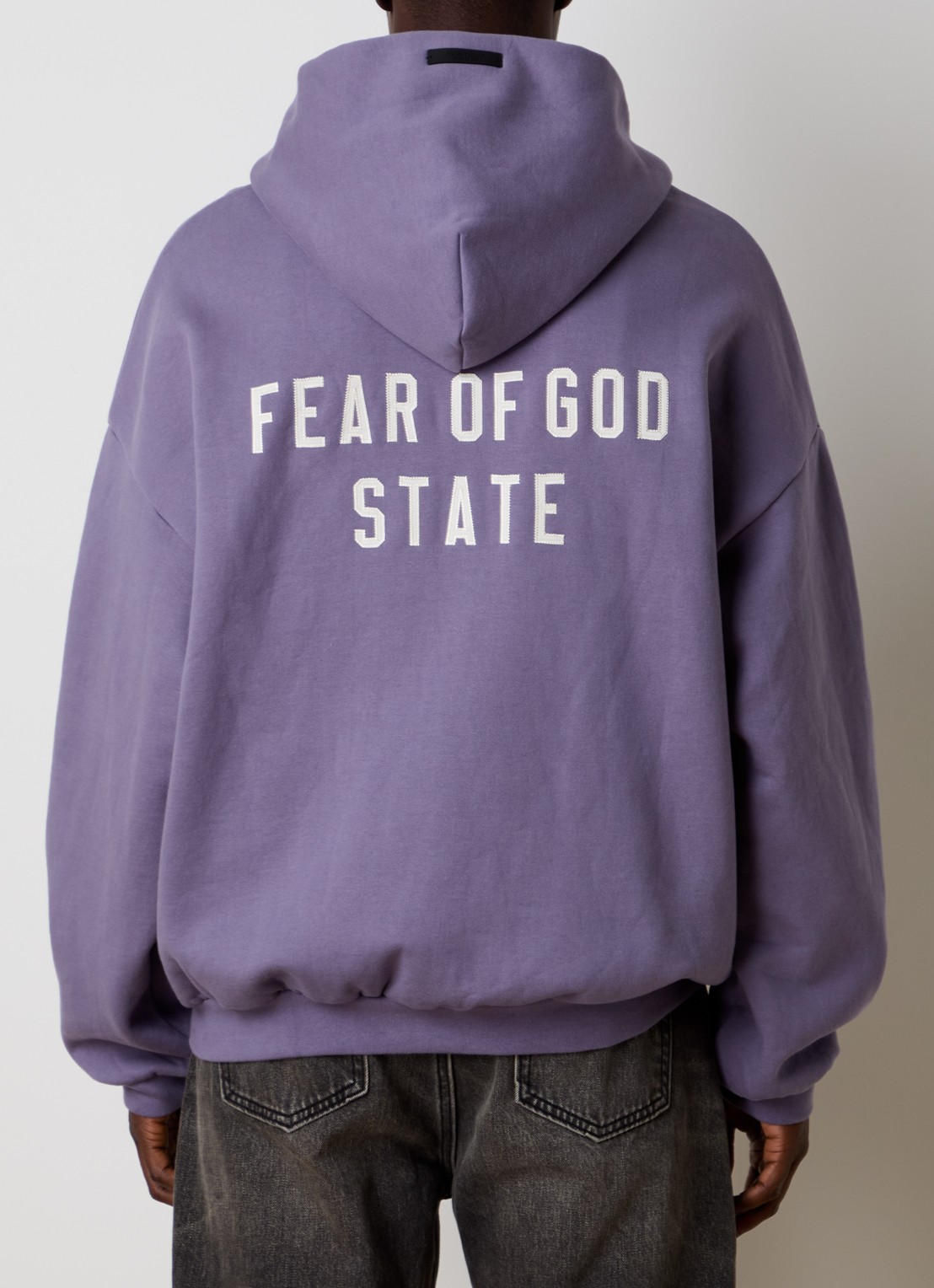 Fear of God Essentials Sweatvest met backprint en capuchon - detail lavendel