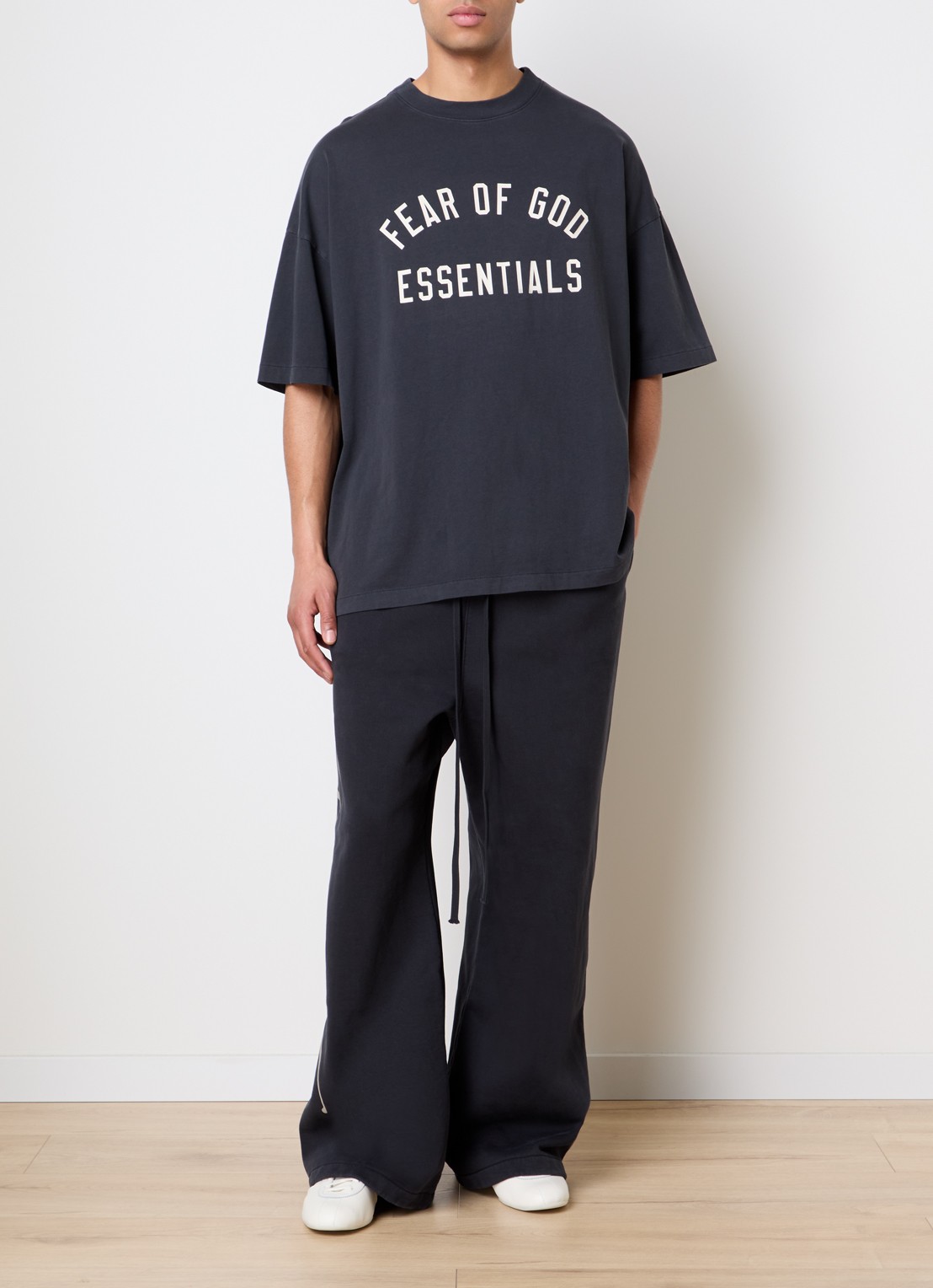Fear of God Essentials T-shirt met logo- en backprint - voorkant 5 antraciet