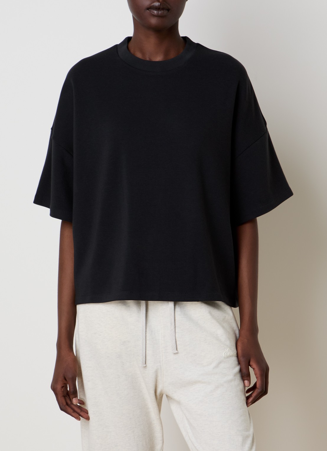 Fear of God Essentials T-shirt met logo en ronde hals - detail 3 zwart