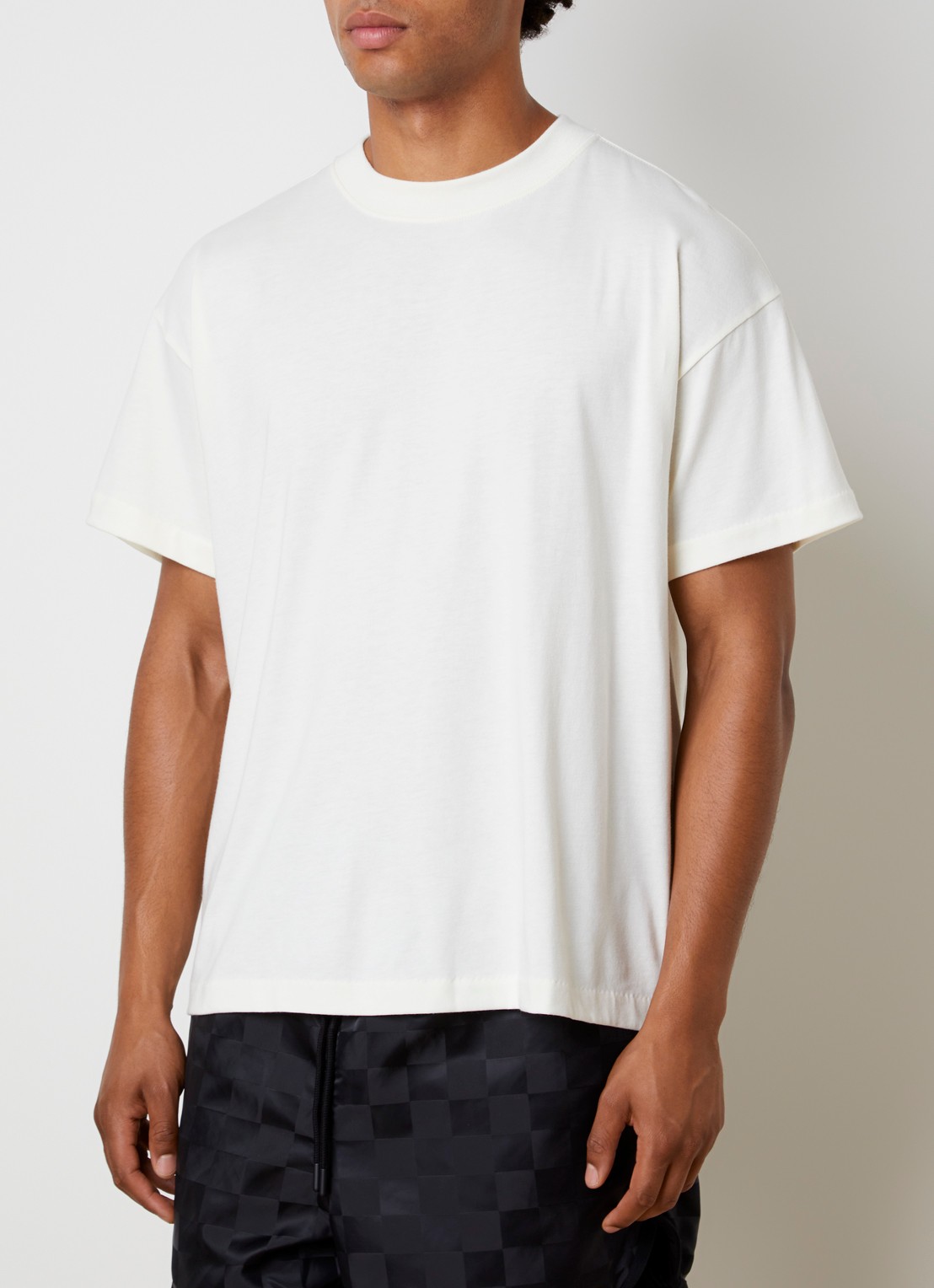 Fear of God Essentials T-shirt met ronde hals - detail 4 gebroken wit