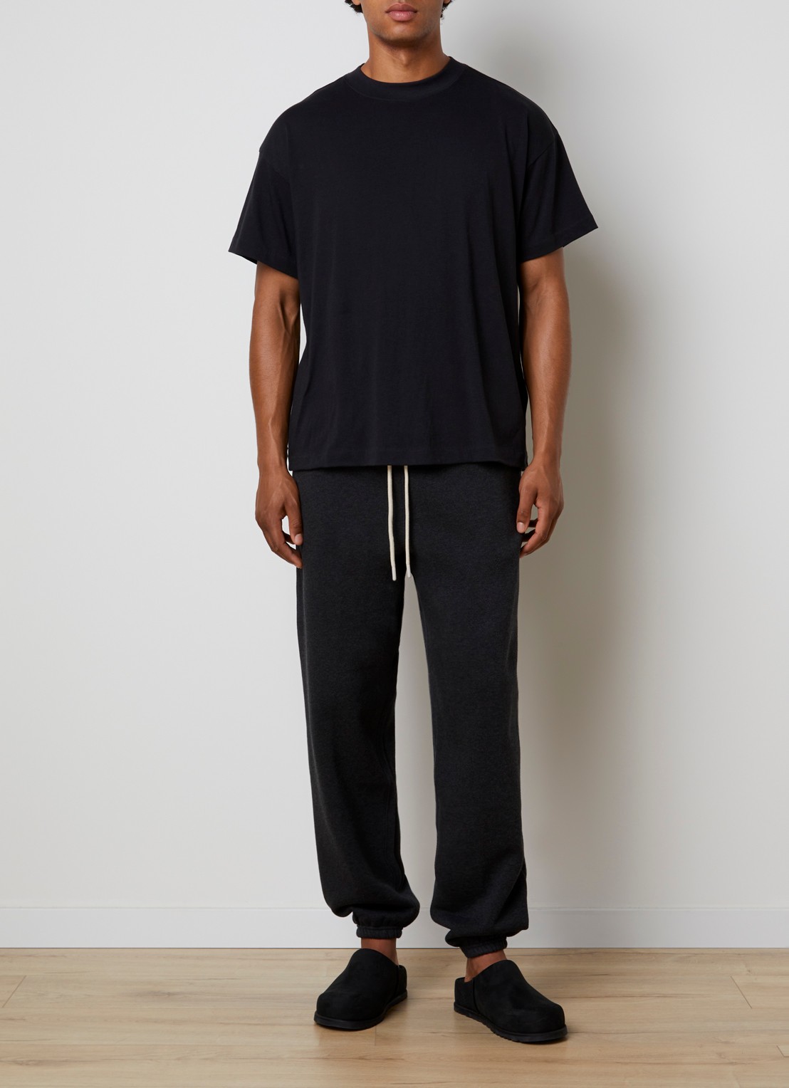 Fear of God Essentials T-shirt met ronde hals - voorkant 2 zwart