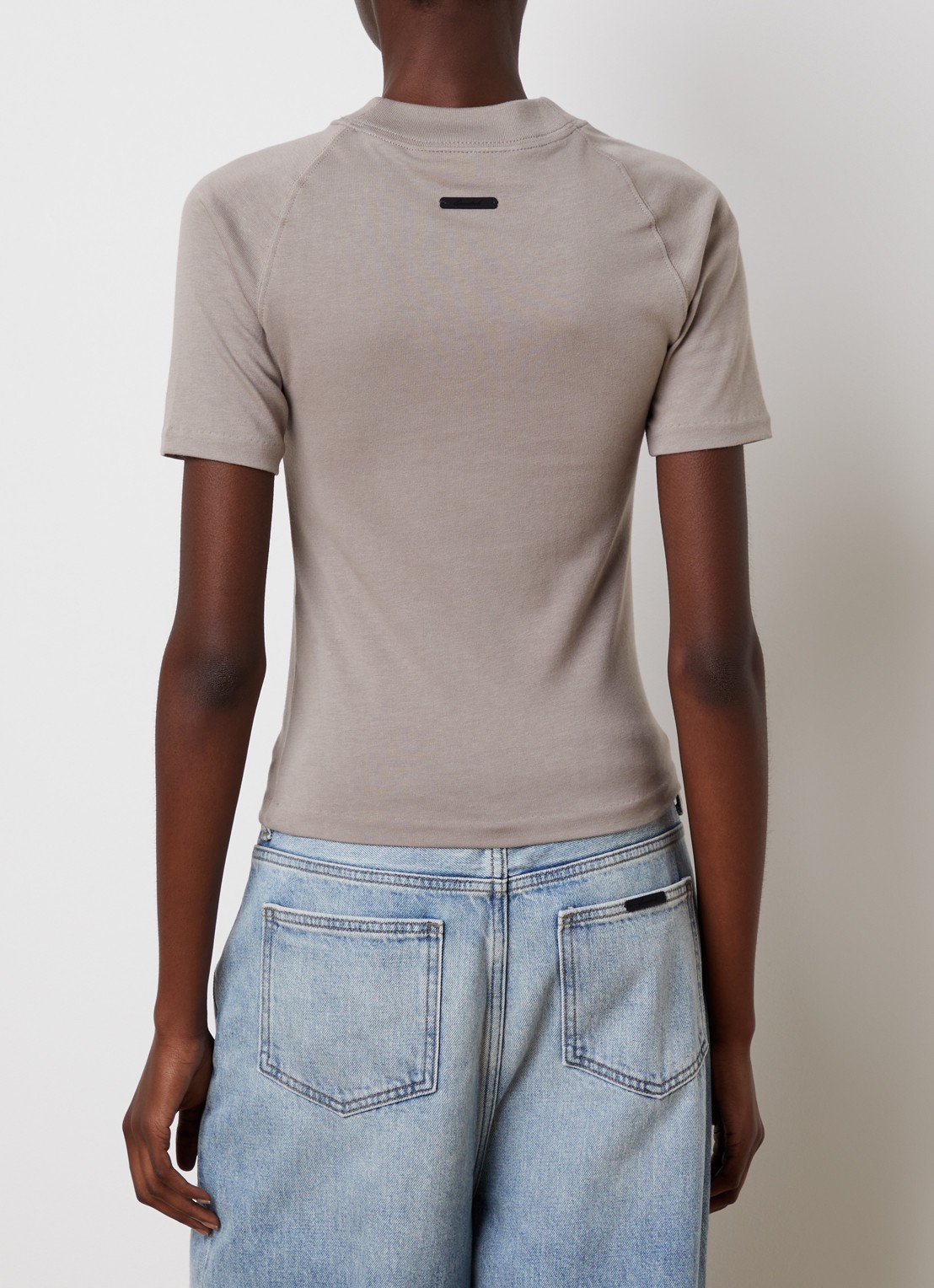 Fear of God Essentials T-shirt met ronde hals - achterkant 5 taupe