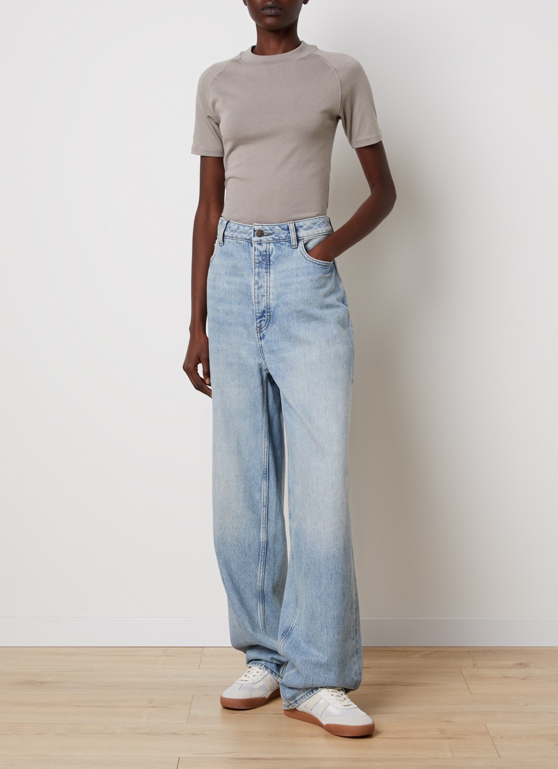 Fear of God Essentials T-shirt met ronde hals - voorkant 2 taupe
