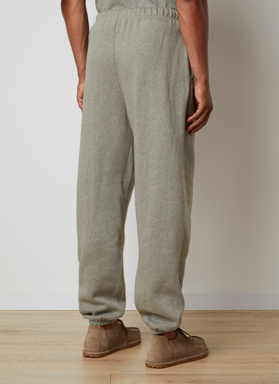 Fear of God Essentials Tapered fit joggingsbroek met steekzakken - achterkant grijsmele