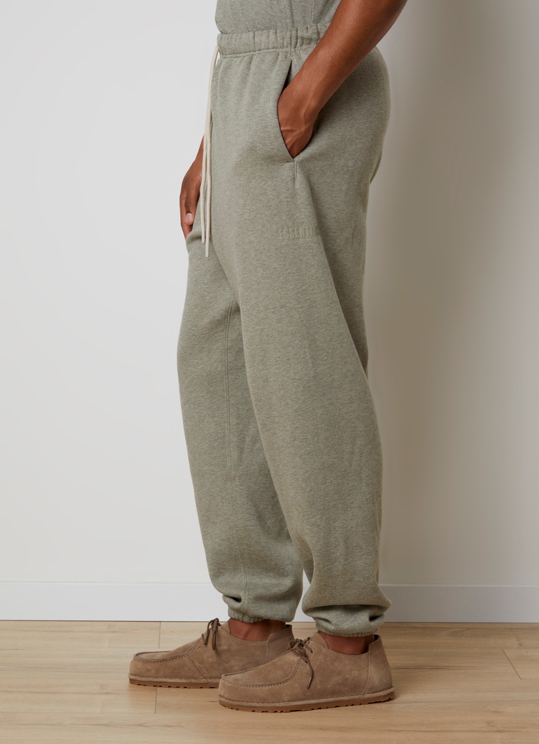 Fear of God Essentials Tapered fit joggingsbroek met steekzakken - detail 3 grijsmele