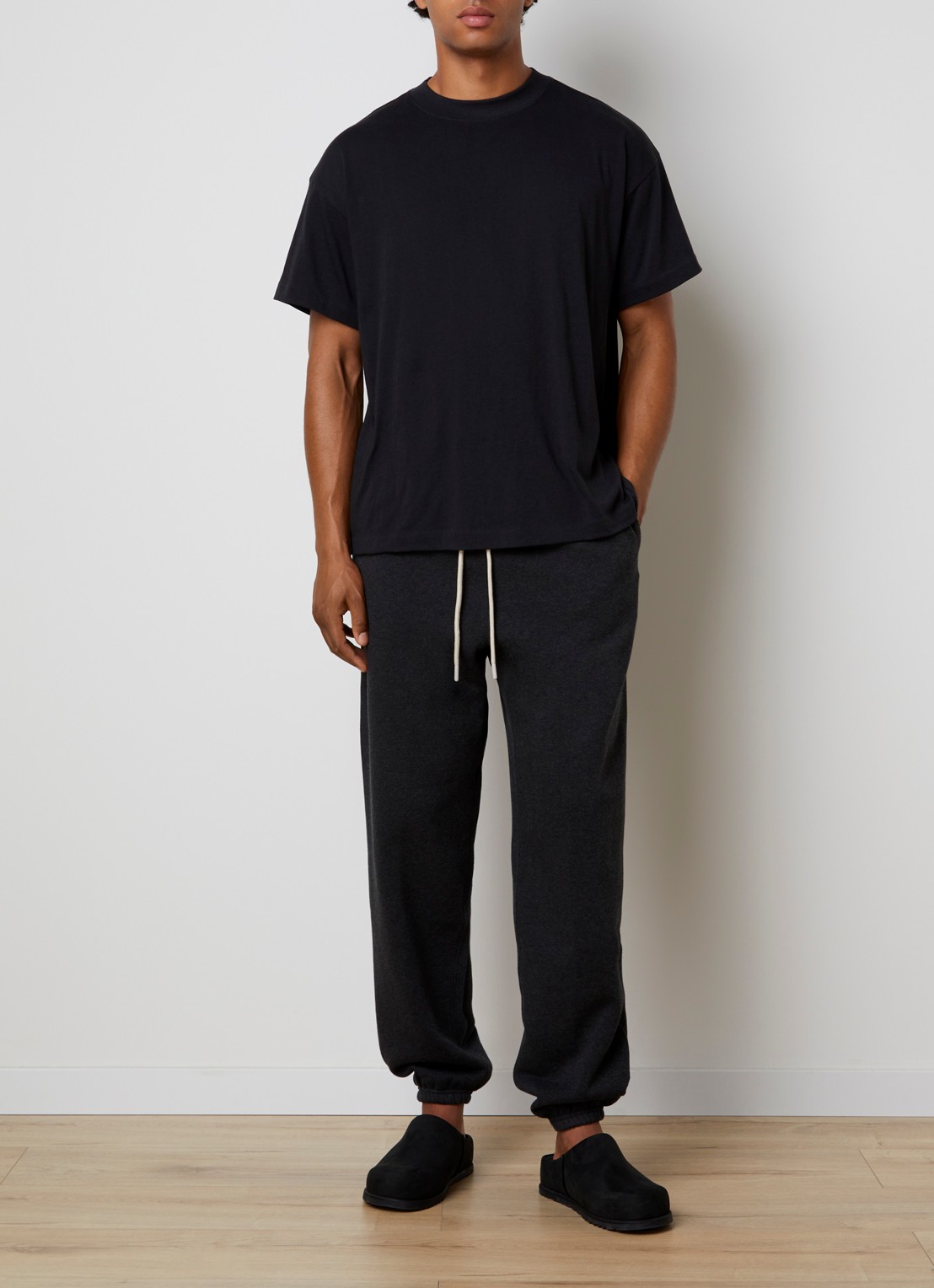 Fear of God Essentials Tapered fit joggingsbroek met steekzakken - voorkant 2 antraciet