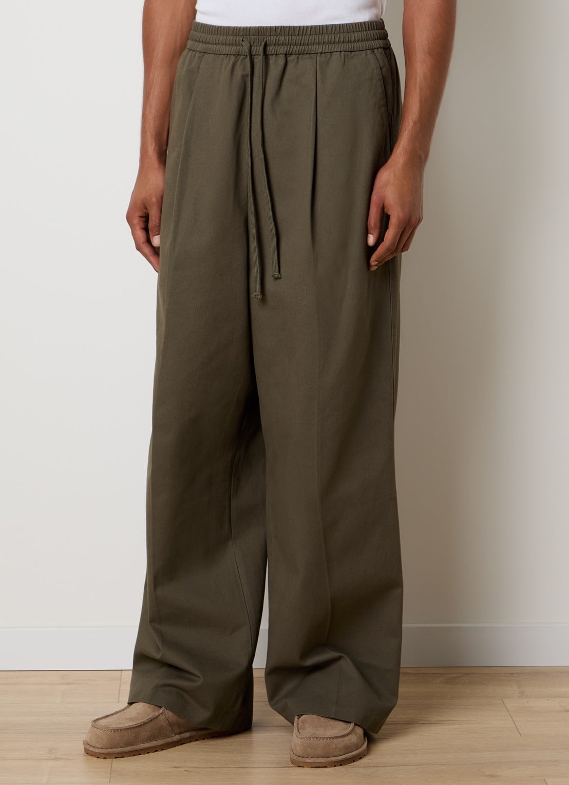 Fear of God Essentials Wide fit broek met steekzakken - detail 4 bronsgroen