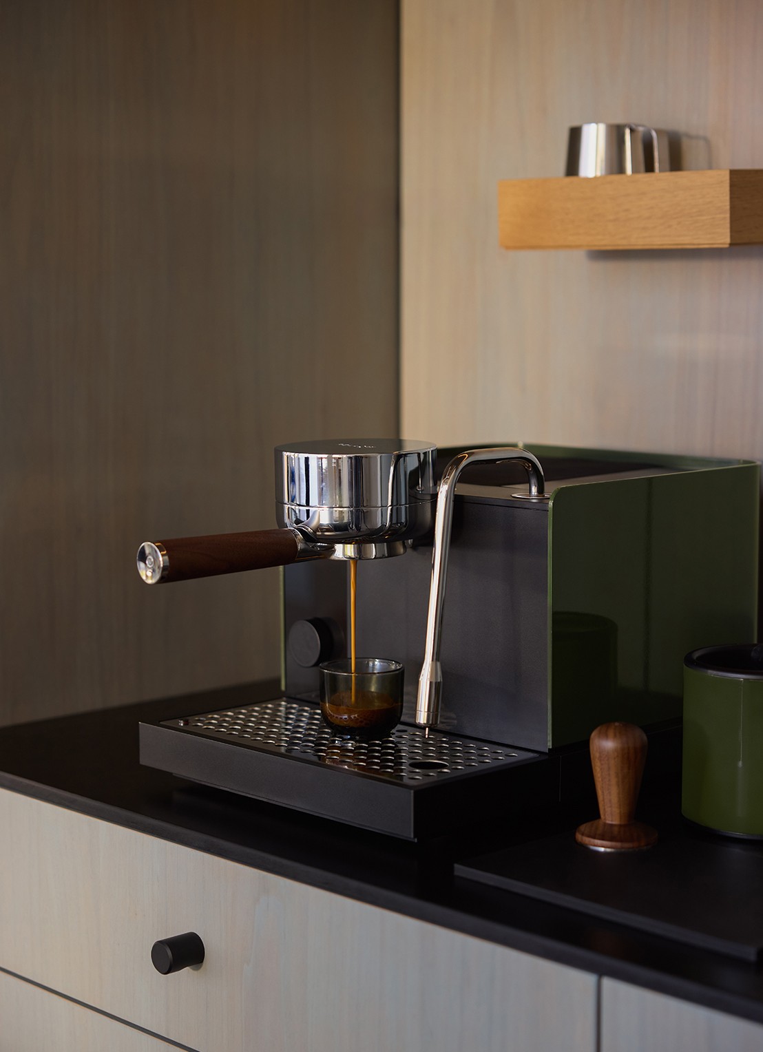 Fellow Espresso Series 1 espressomachine - detail 3 groen