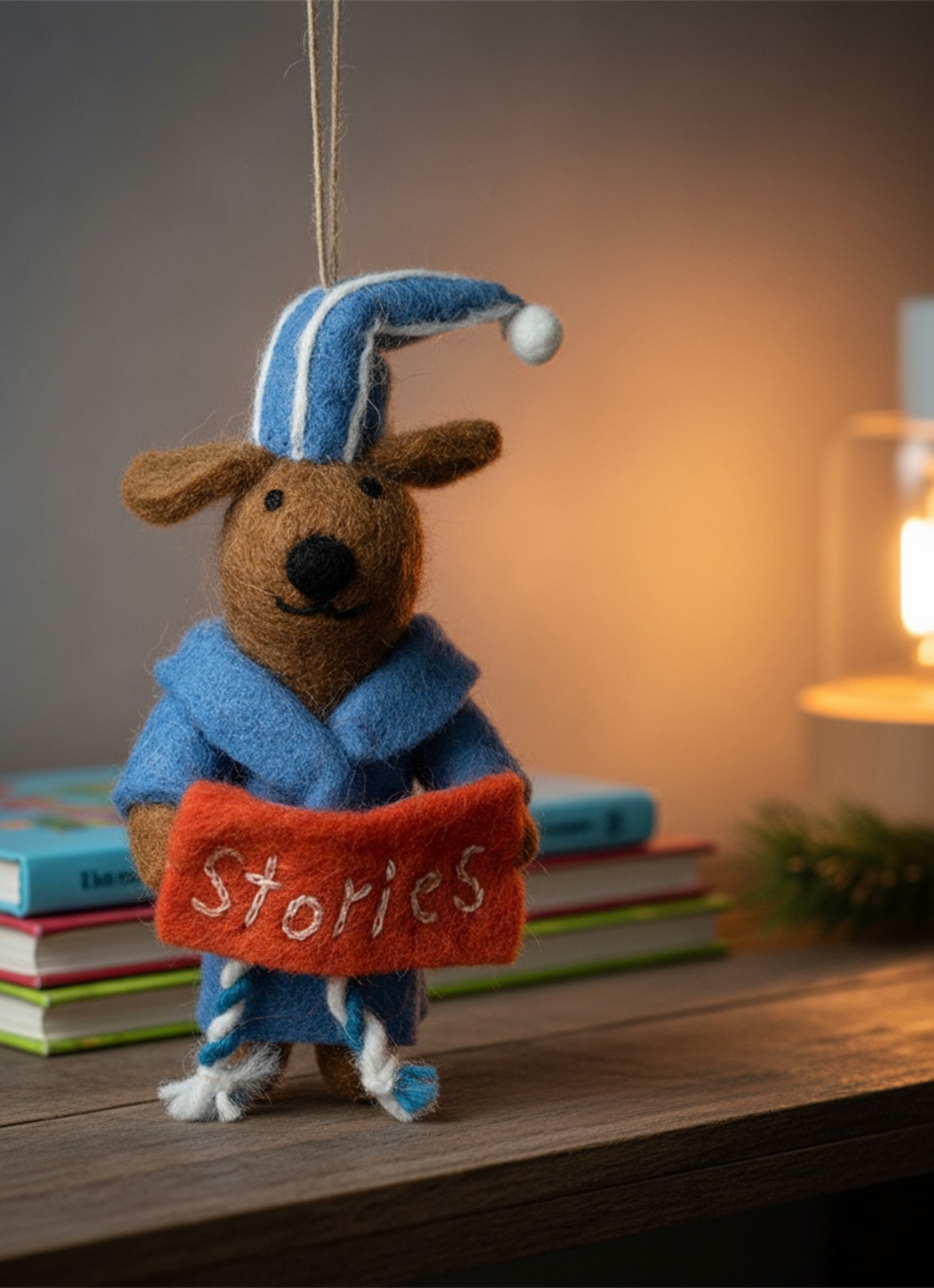 Felt So Good Benny the Bedtime Stories Pooch kersthanger 13 cm - achterkant 3 blauw