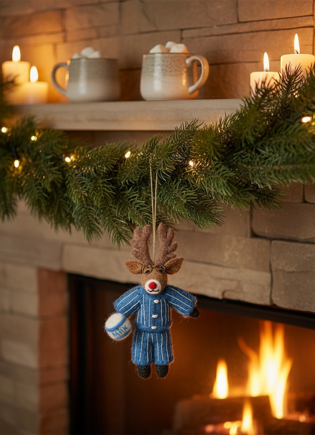 Felt So Good Christmas Pyjamas Rudolph kersthanger 15 cm - achterkant blauw