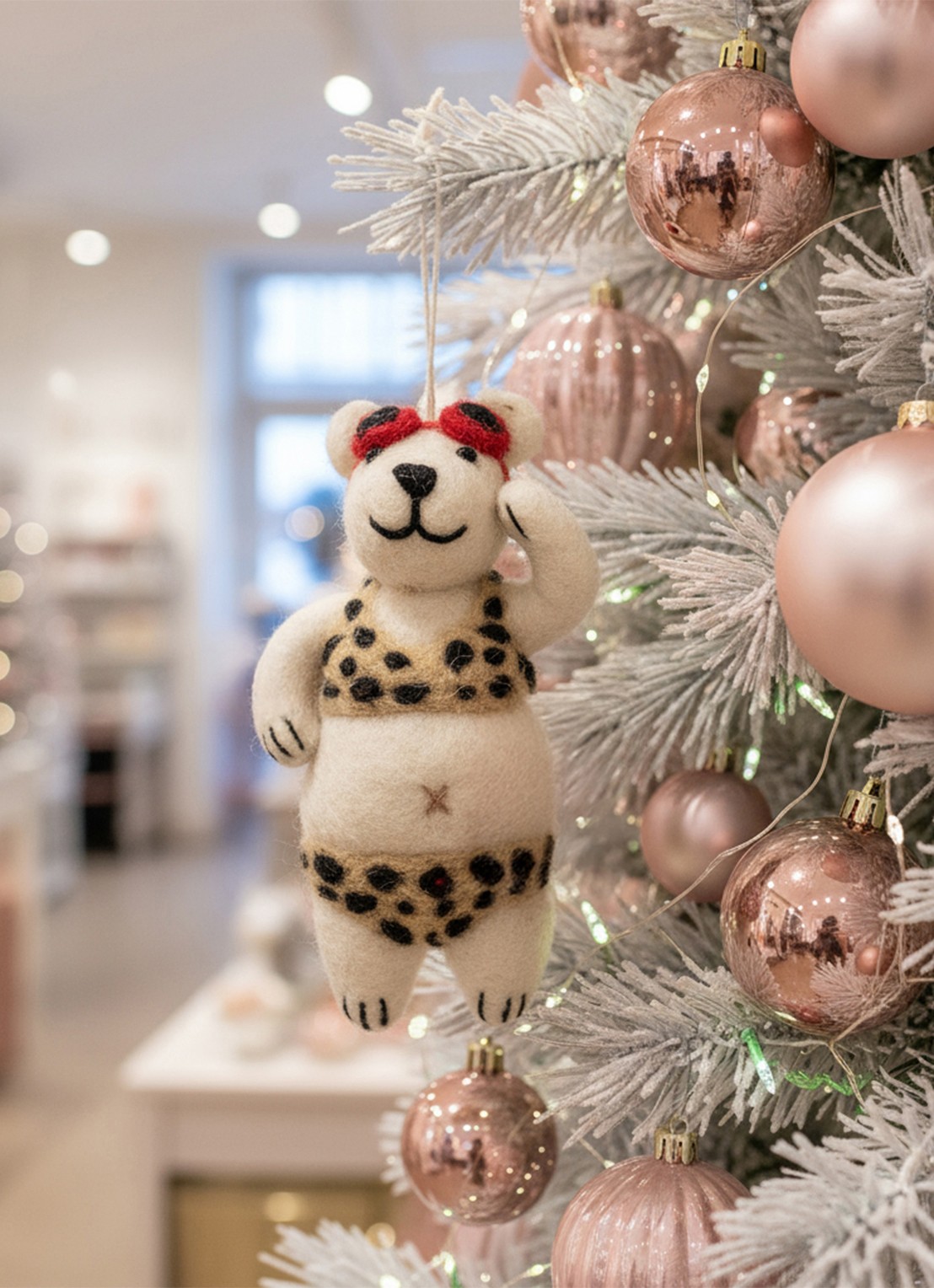 Felt So Good Diva Polar Bear kersthanger 11,5 cm - voorkant 3 wit