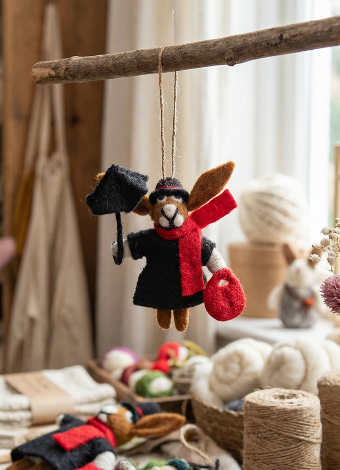 Felt So Good Mary Hoppins kersthanger 13,5 cm - achterkant 3 zwart