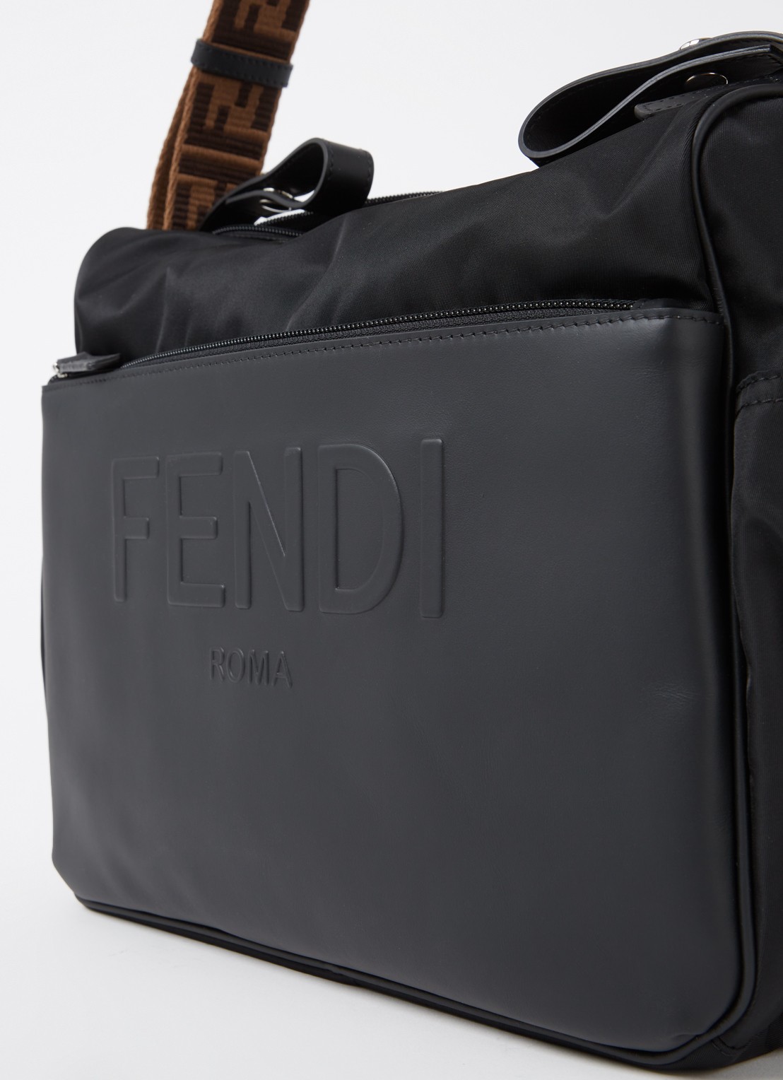 Fendi Luiertas met kalfsleren details en logo - detail 3 zwart
