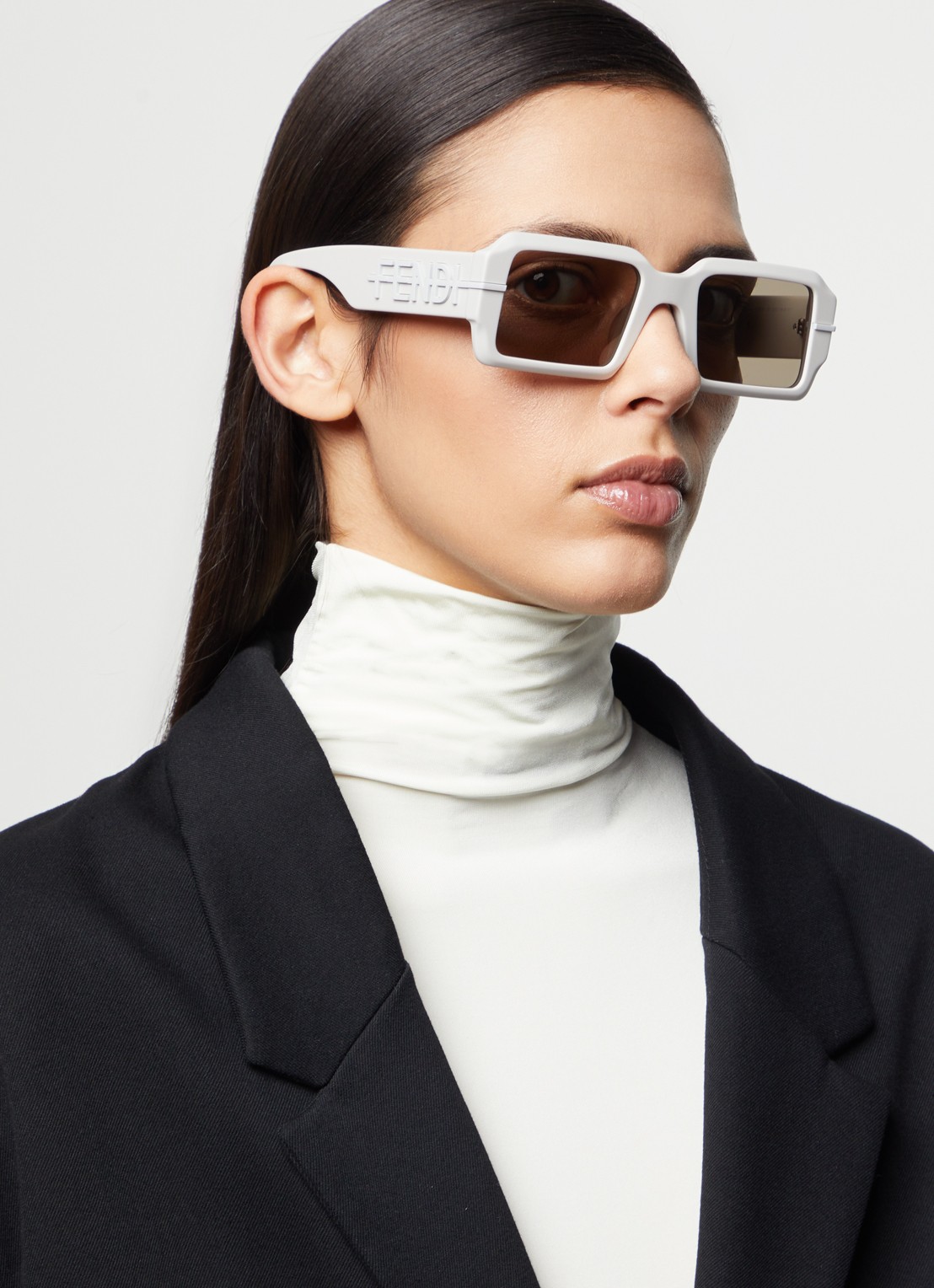 Fendi Retro zonnebril FE40073U - voorkant 2 lichtgrijs