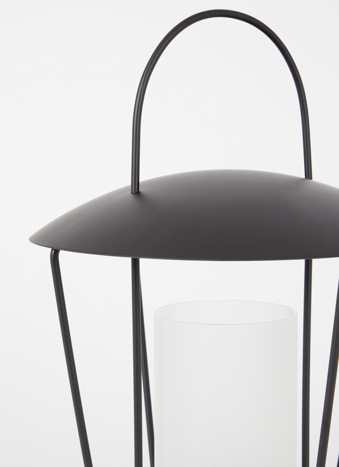 ferm LIVING Abri windlicht 44,5 cm - voorkant 2 zwart