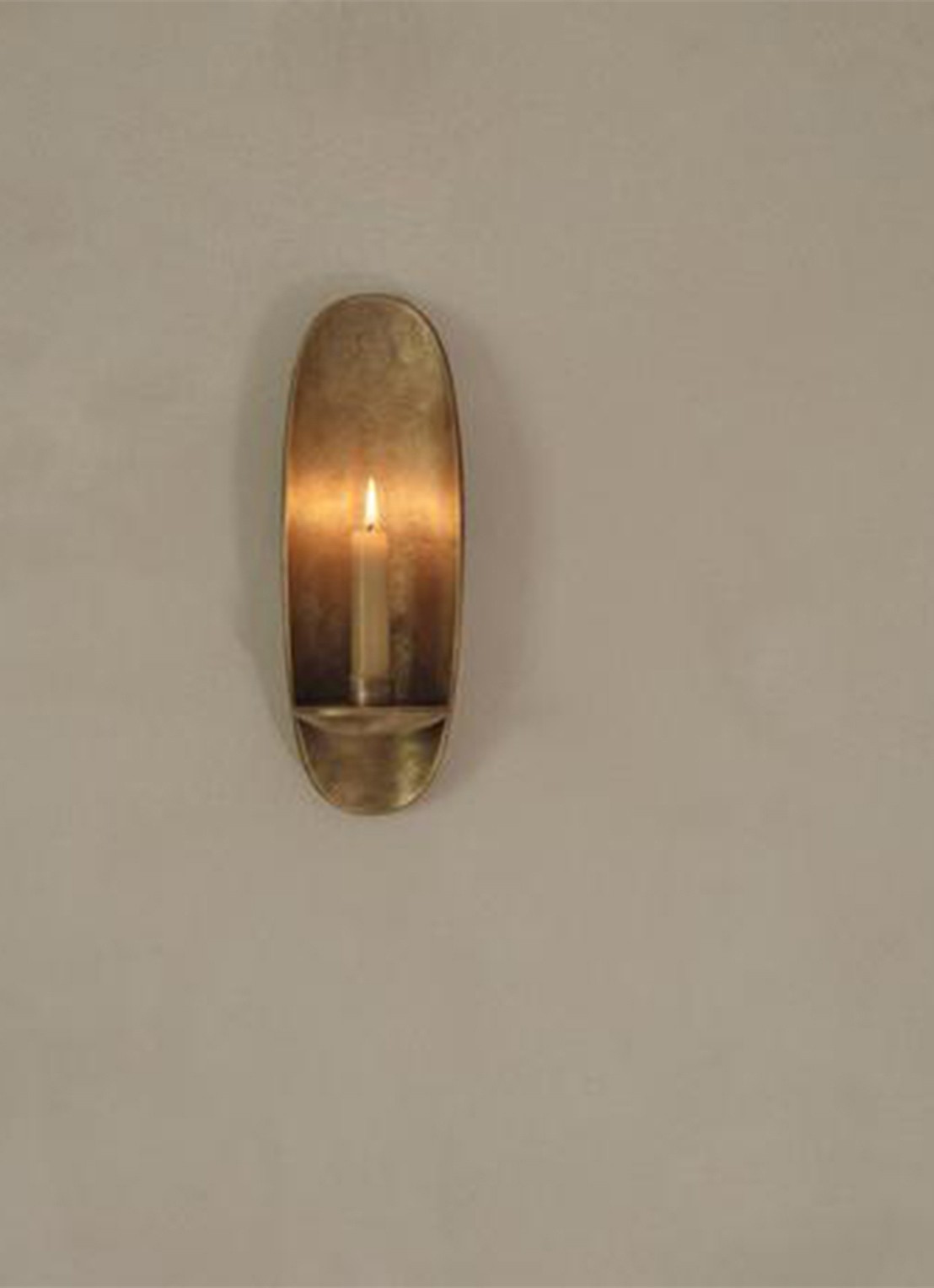 ferm LIVING Agapé kandelaar 30,5 cm  - voorkant 3 brons