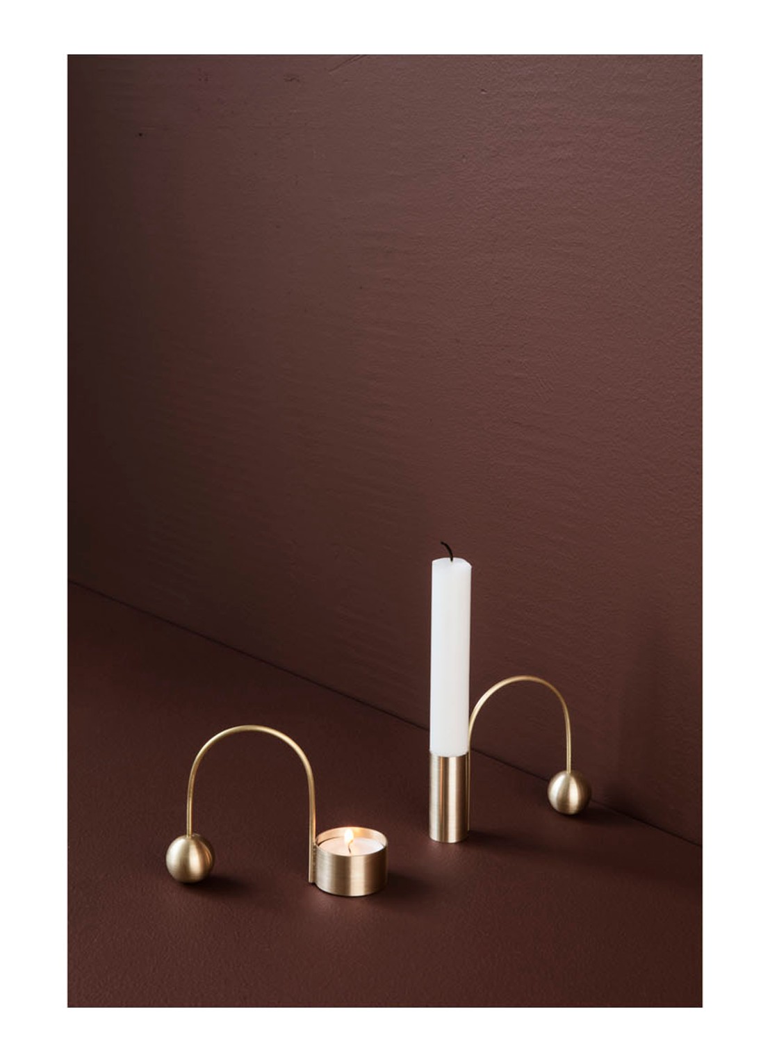 ferm LIVING Balance waxinelichthouder 9 cm - voorkant 2 goud