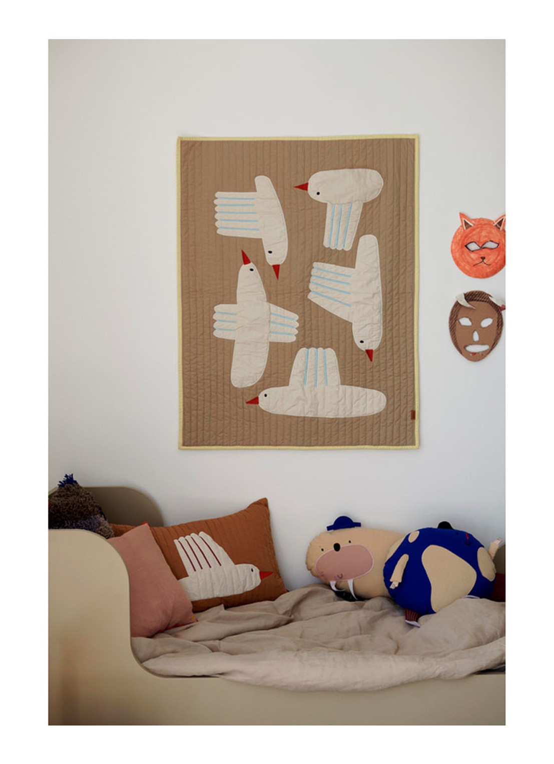 ferm LIVING Bird wanddeken  - voorkant 4 zand