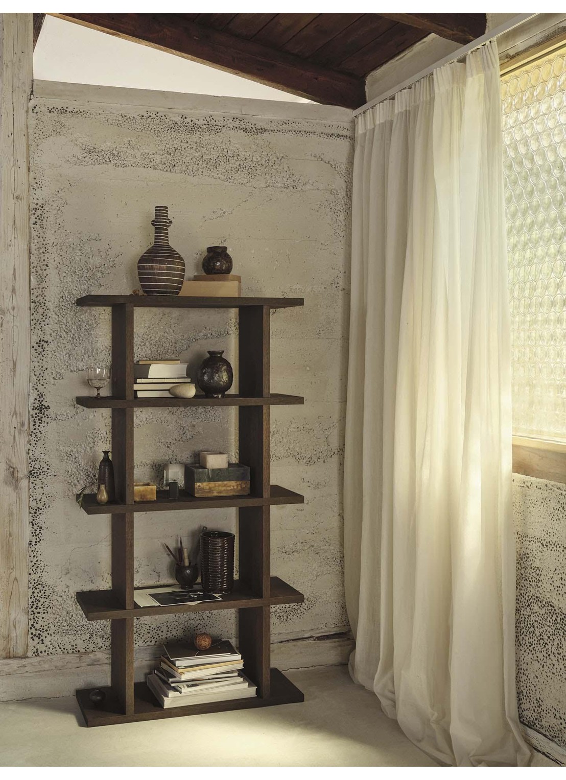 ferm LIVING Brura vaas 32 cm - achterkant 4 bruin