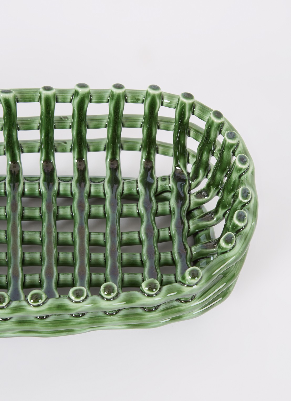 ferm LIVING Ceramic Basket fruitschaal  30 cm - detail groen
