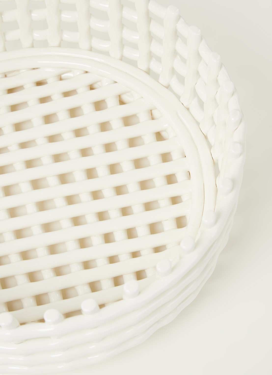 ferm LIVING Ceramic mand 29 cm - detail gebroken wit