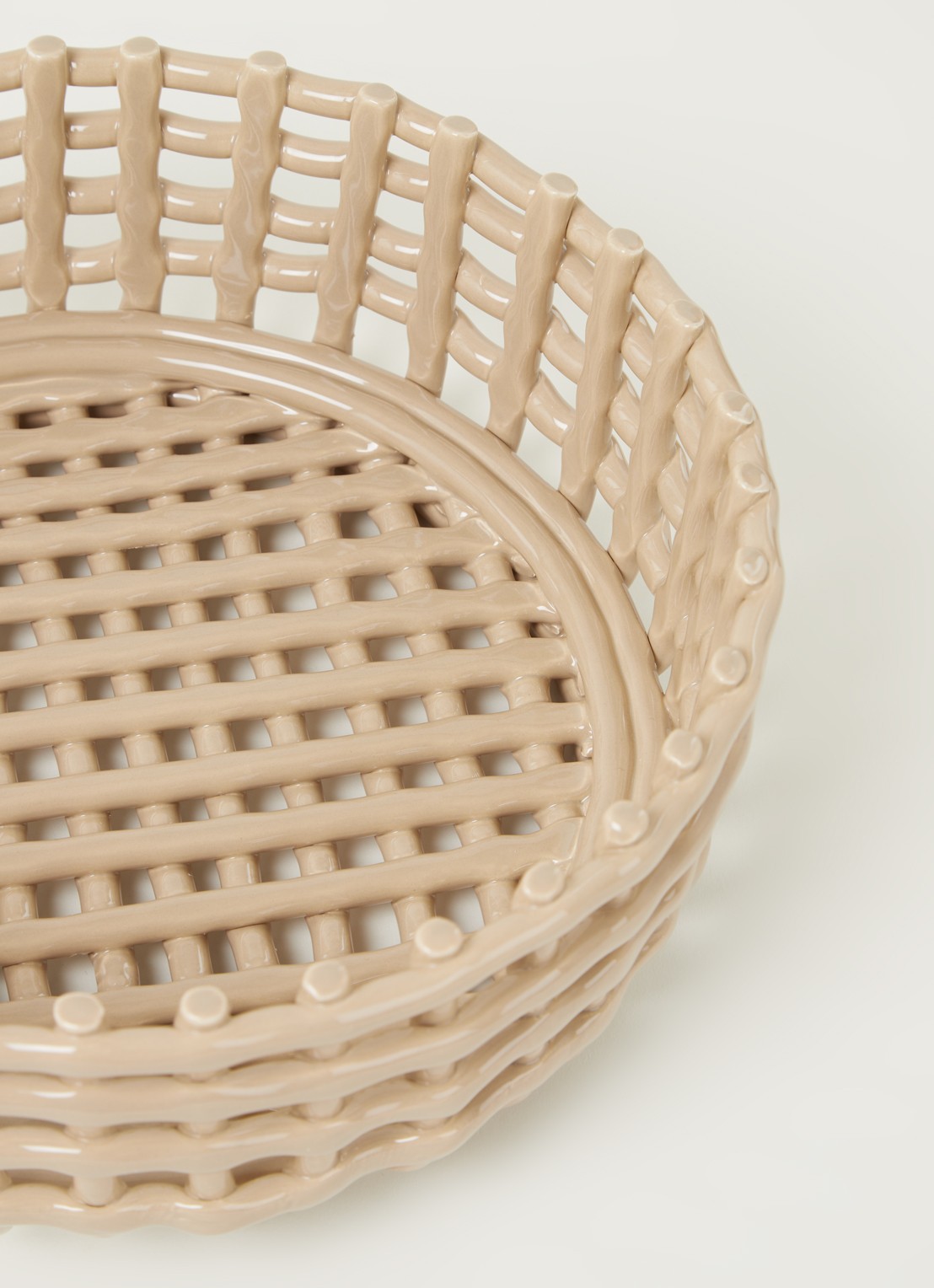 ferm LIVING Ceramic mand 29 cm - detail lichtbruin