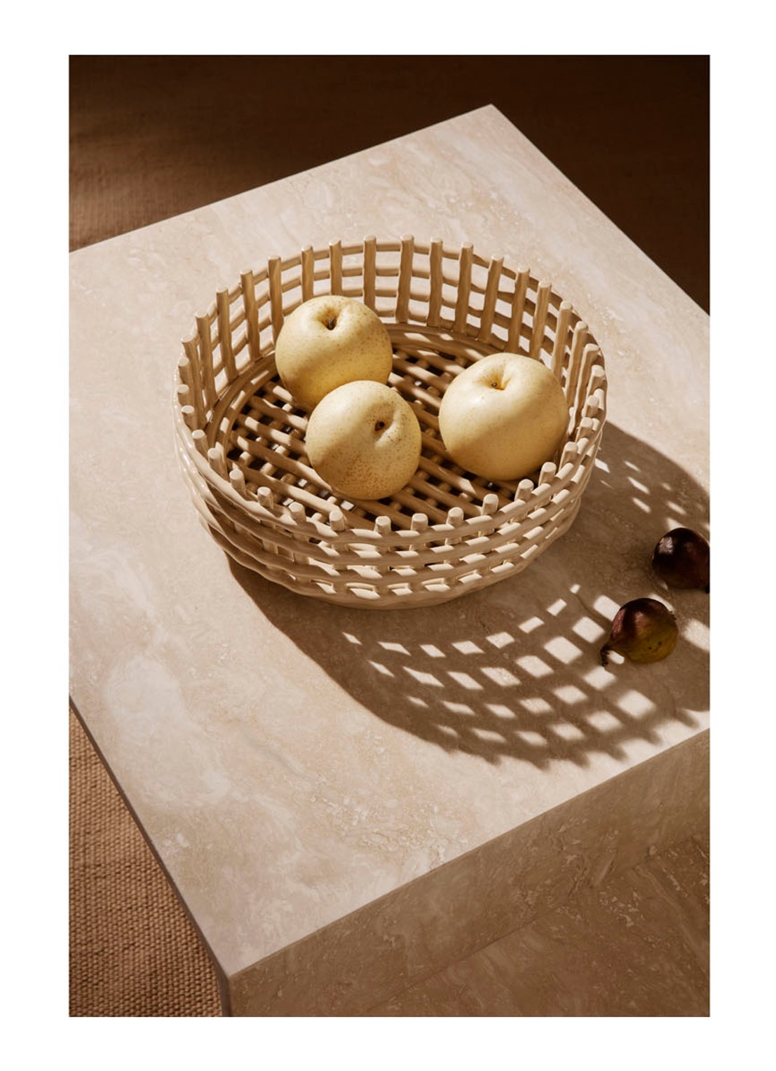 ferm LIVING Ceramic mand 29 cm - voorkant 3 lichtbruin