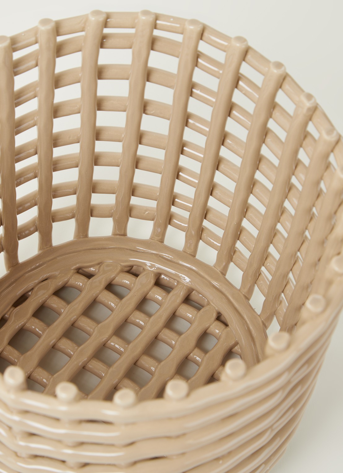 ferm LIVING Ceramic mand voor binnen - 23,5 cm - detail 3 lichtbruin