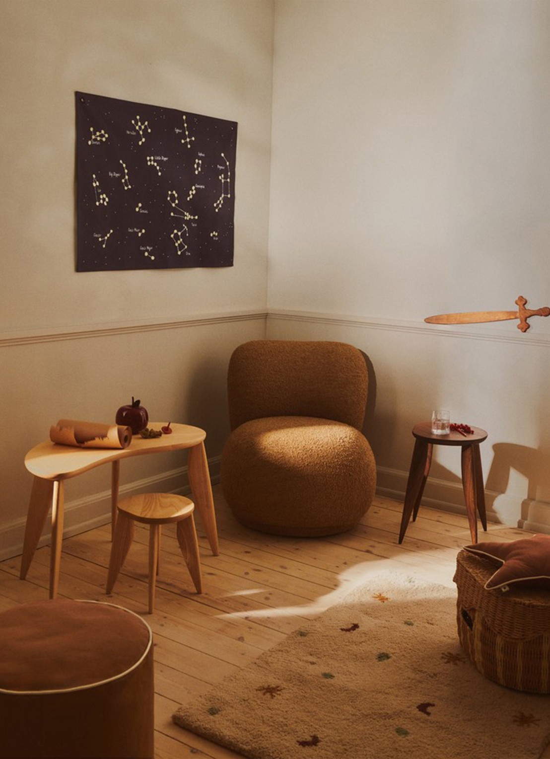 ferm LIVING Constellation Map wandkleed 100 x 70 cm - voorkant 2 donkerblauw