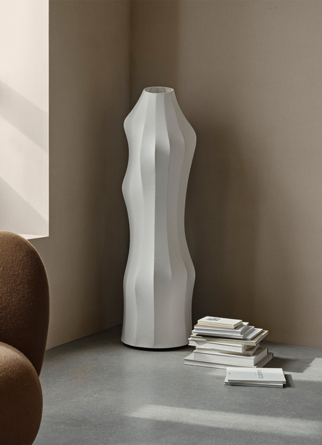 ferm LIVING Dae vloerlamp 140 x 41,3 cm - voorkant 3 wit