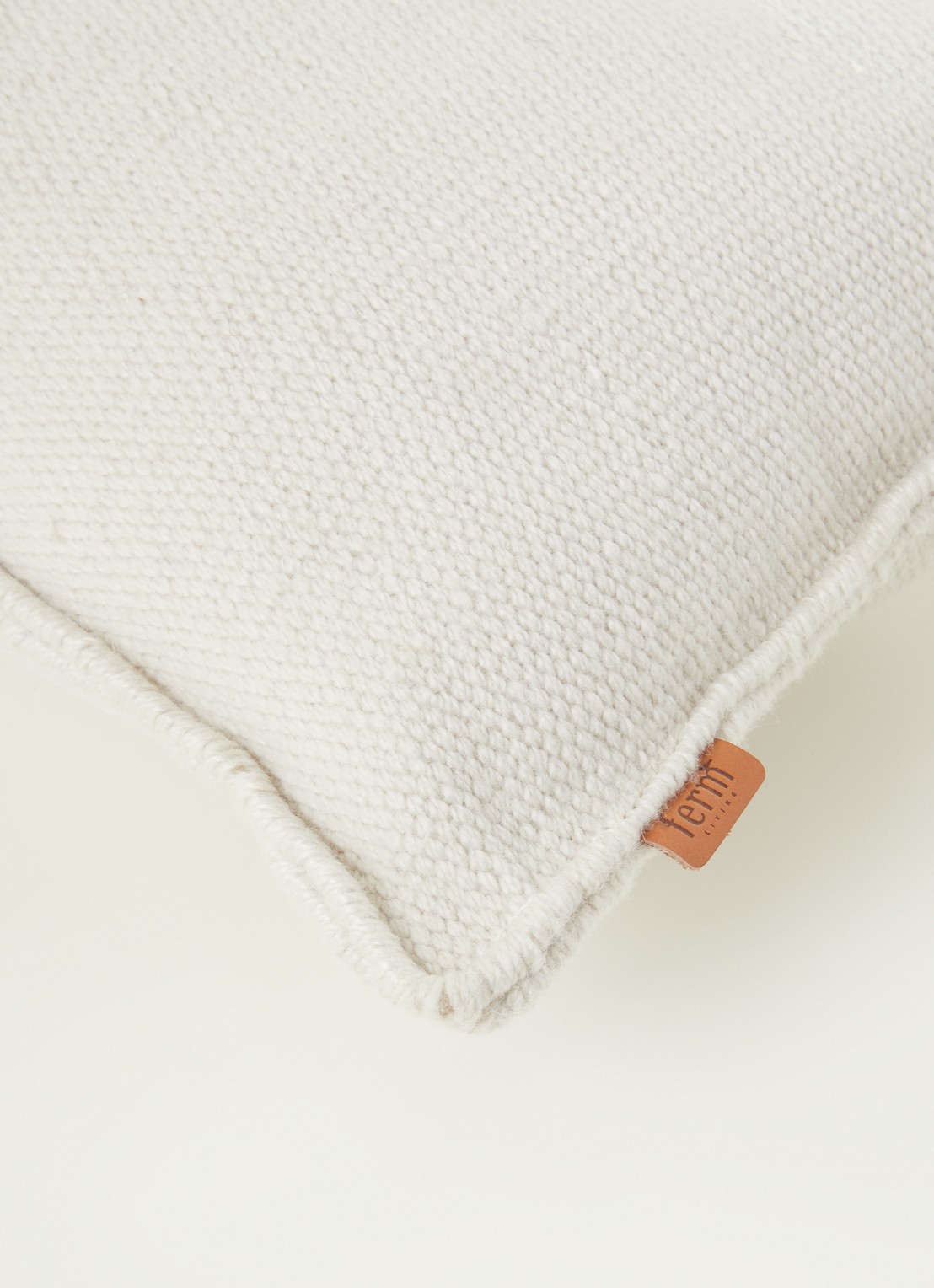ferm LIVING Desert sierkussen 28 x 53 cm - detail gebroken wit