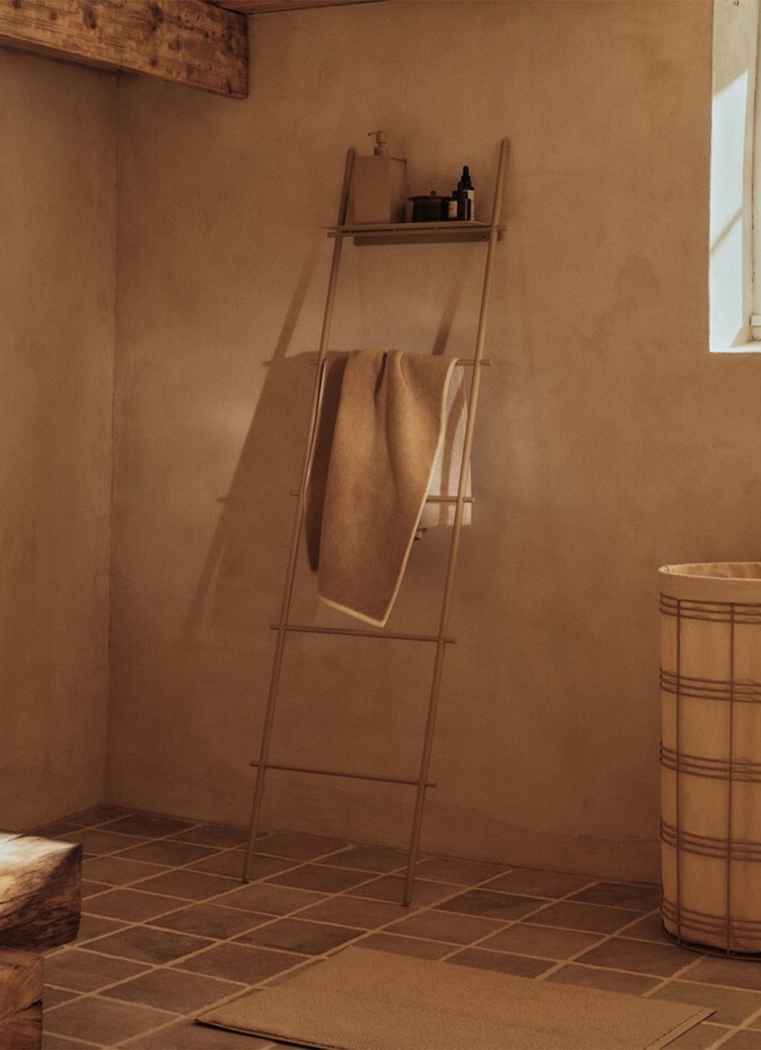 ferm LIVING Dora handdoekrek 165 cm - voorkant 2 gebroken wit