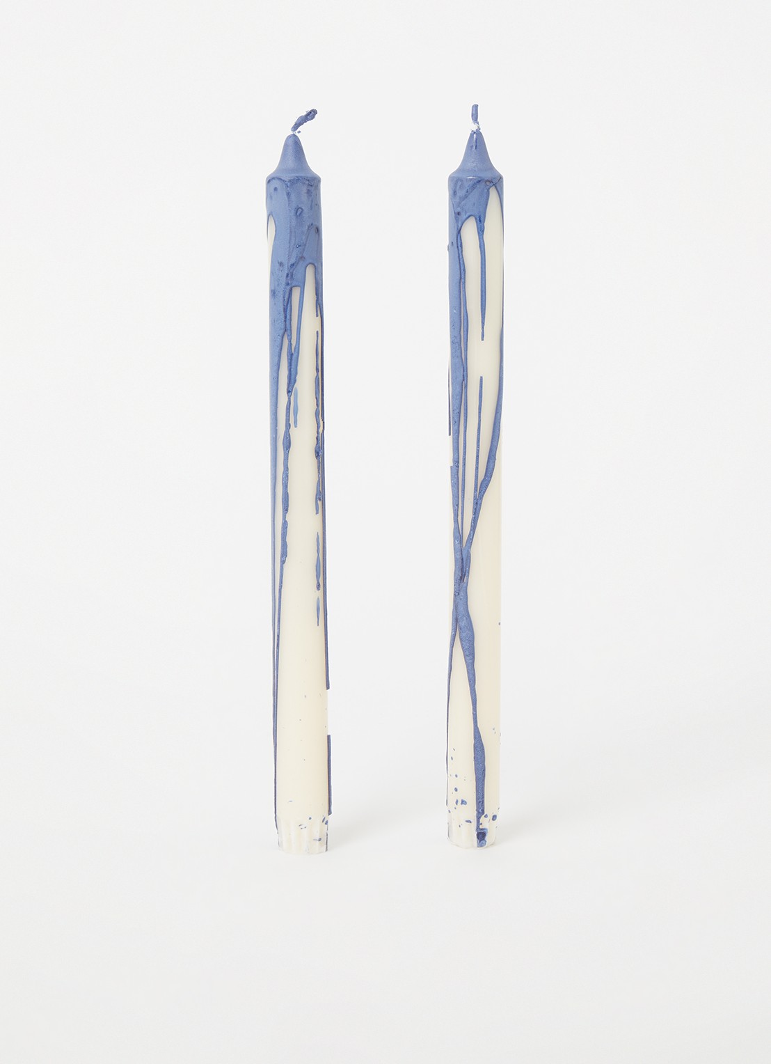 ferm LIVING Dryp dinerkaars set van 2  - voorkant 2 blauw