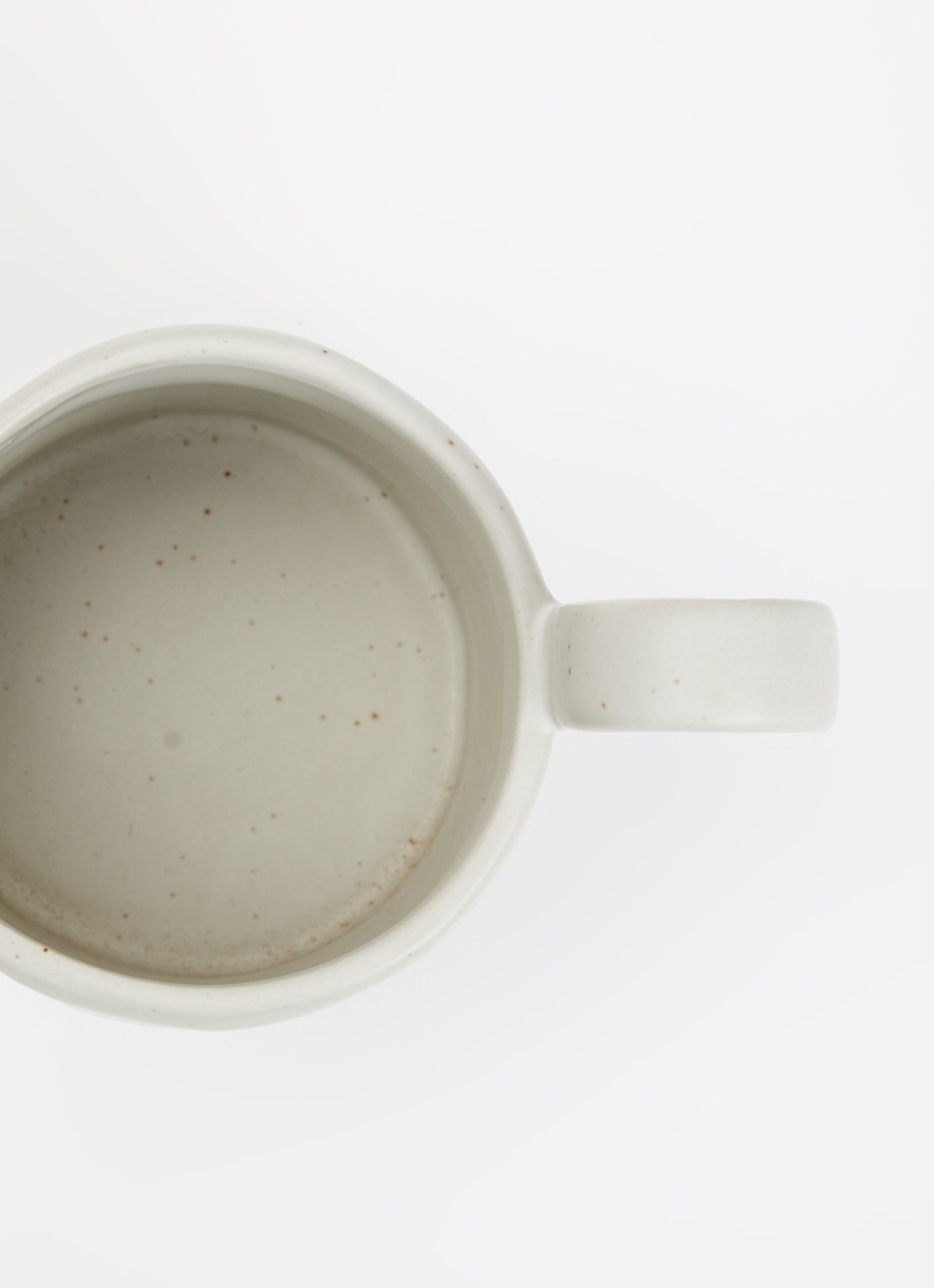 ferm LIVING Flow melkkan 30 cl - voorkant 2 gebroken wit