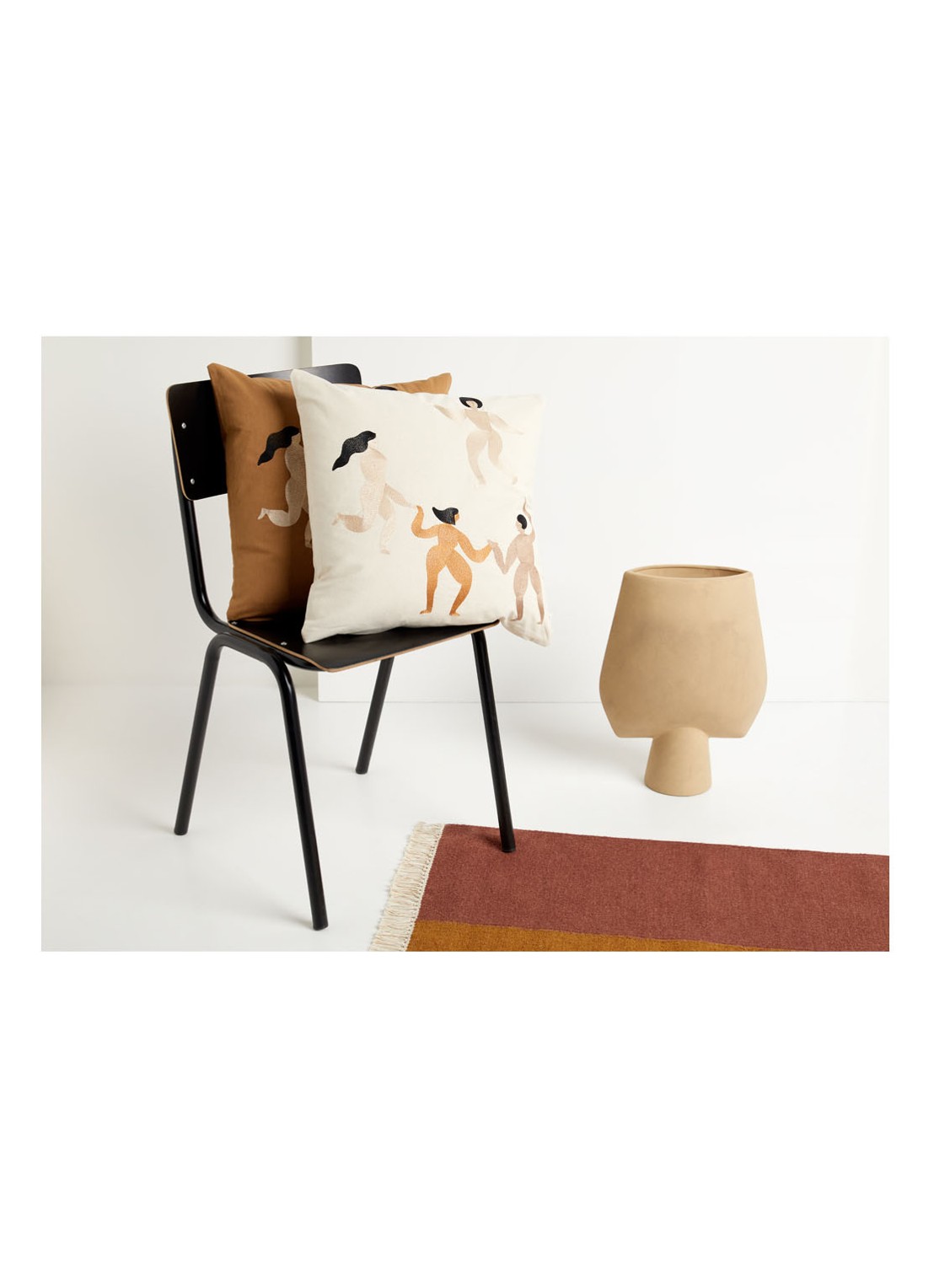 ferm LIVING Free sierkussen 50 x 50 cm - voorkant 2 bruin
