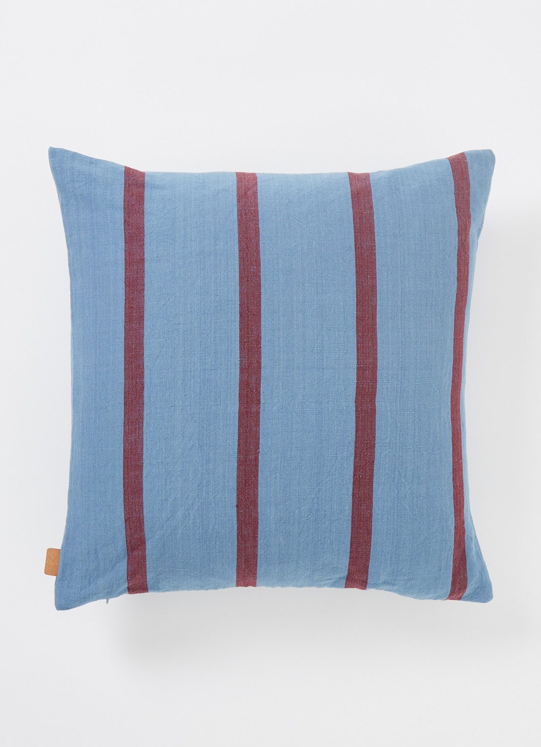 ferm LIVING Grand sierkussen 50 x 50 cm - detail 3 blauw