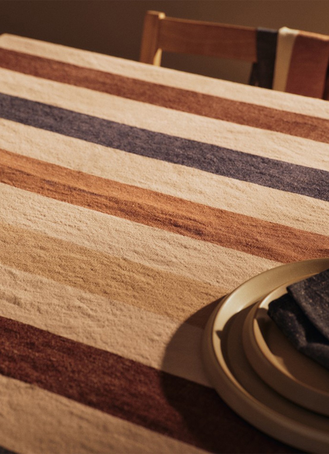 ferm LIVING Hale tafelkleed in linnenblend 150 x 240 cm - voorkant 2 multicolor